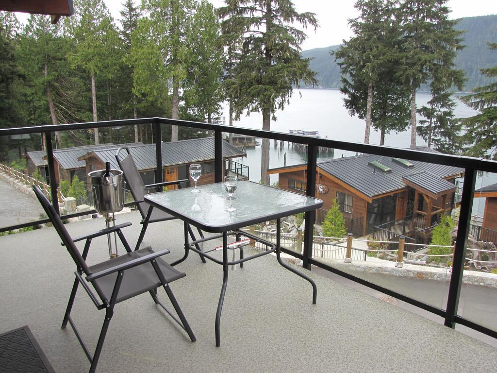Pair-A-Dice Cottage Port Renfrew Eksteriør billede